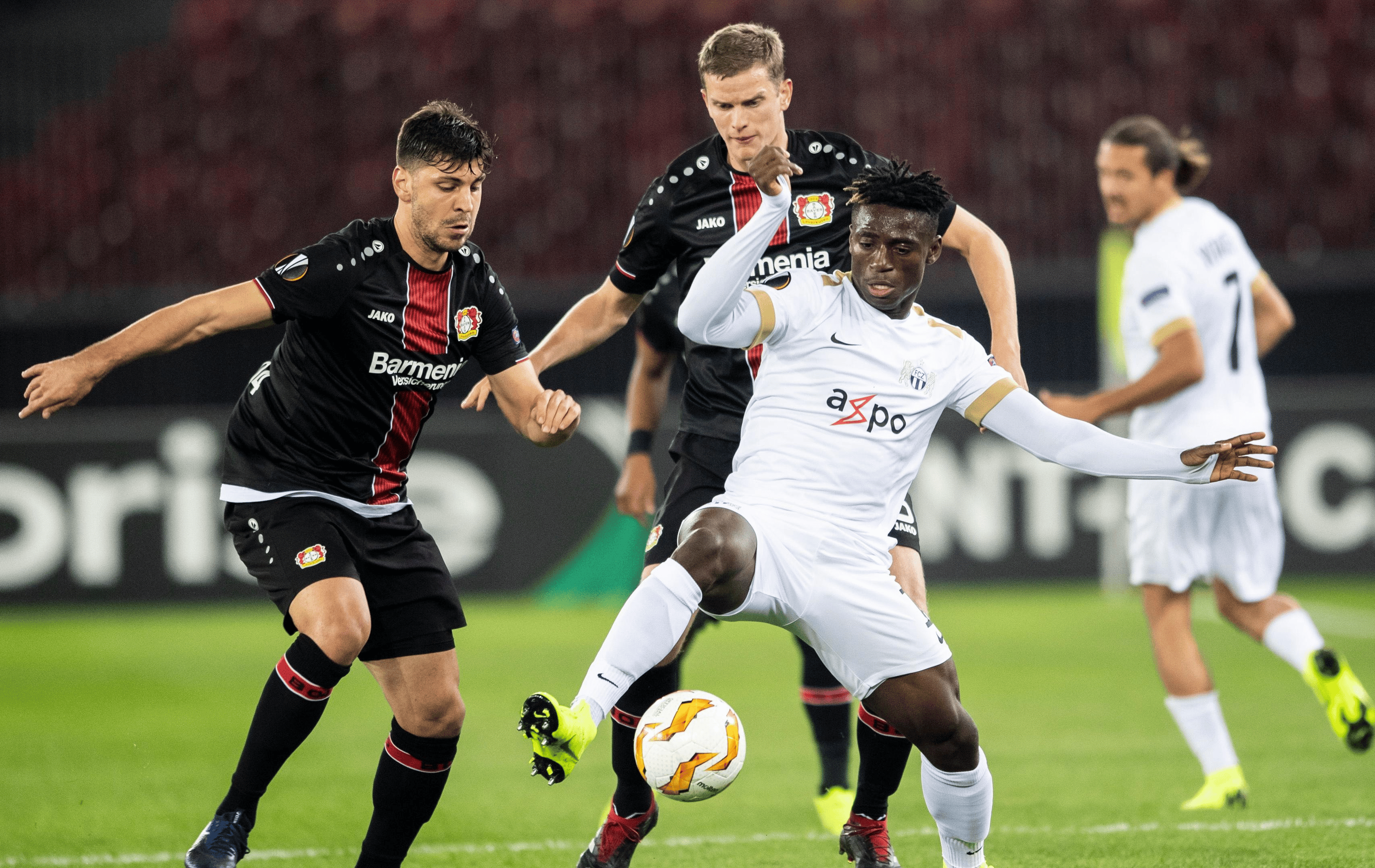 门兴格拉德巴赫训练开放日;冲刺阶段造点机会引欢呼;德甲在即;年轻球员得到机会的简单介绍 门兴格拉德巴赫训练开放日;冲刺阶段造点机会引欢呼;德甲在即;年轻球员得到机会的简单介绍