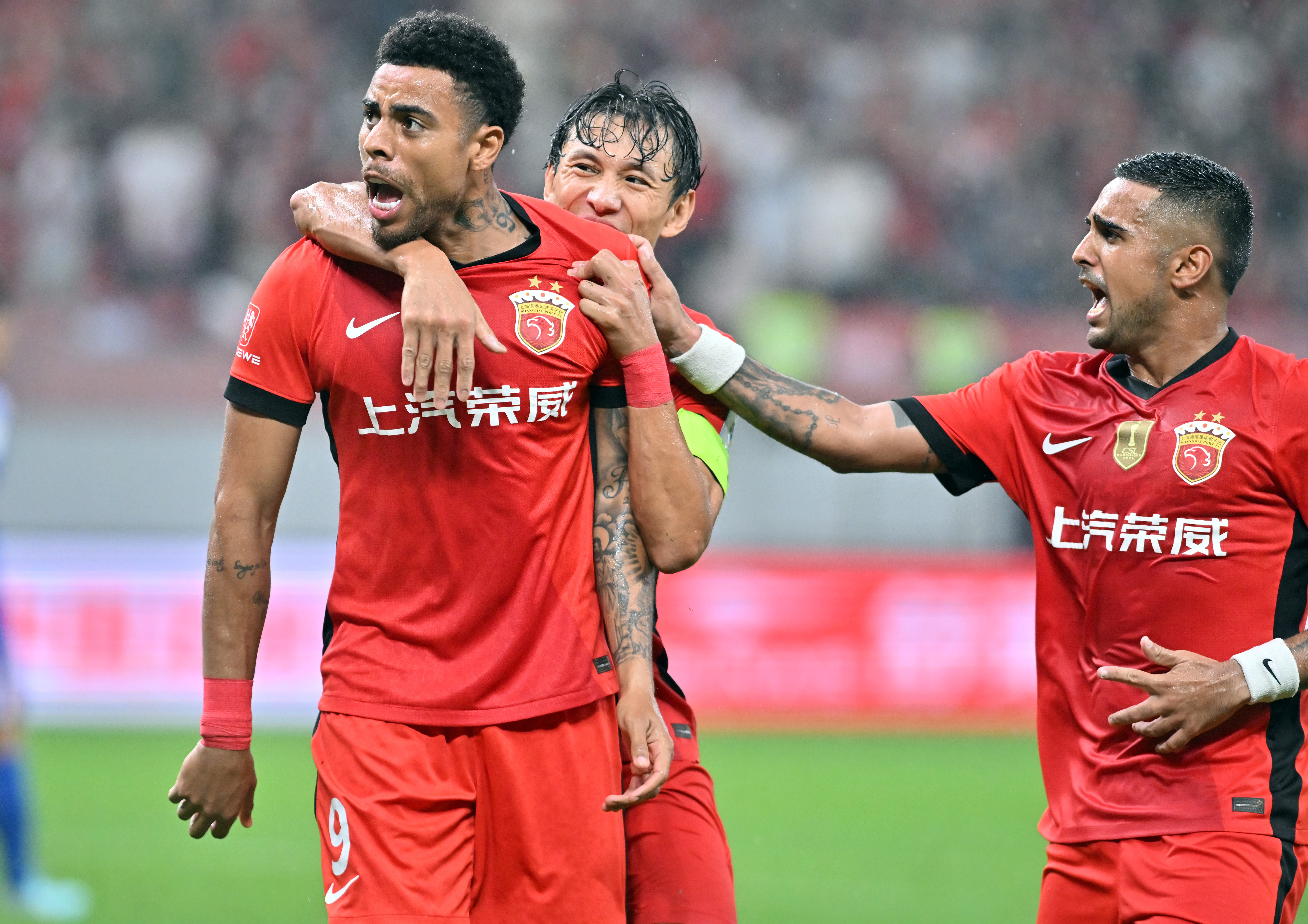 包含赛地聚焦——西甲冲刺阶段热度飙升；上海申花复出首秀；球迷炸锅；球探报告显示潜力的词条开云体育