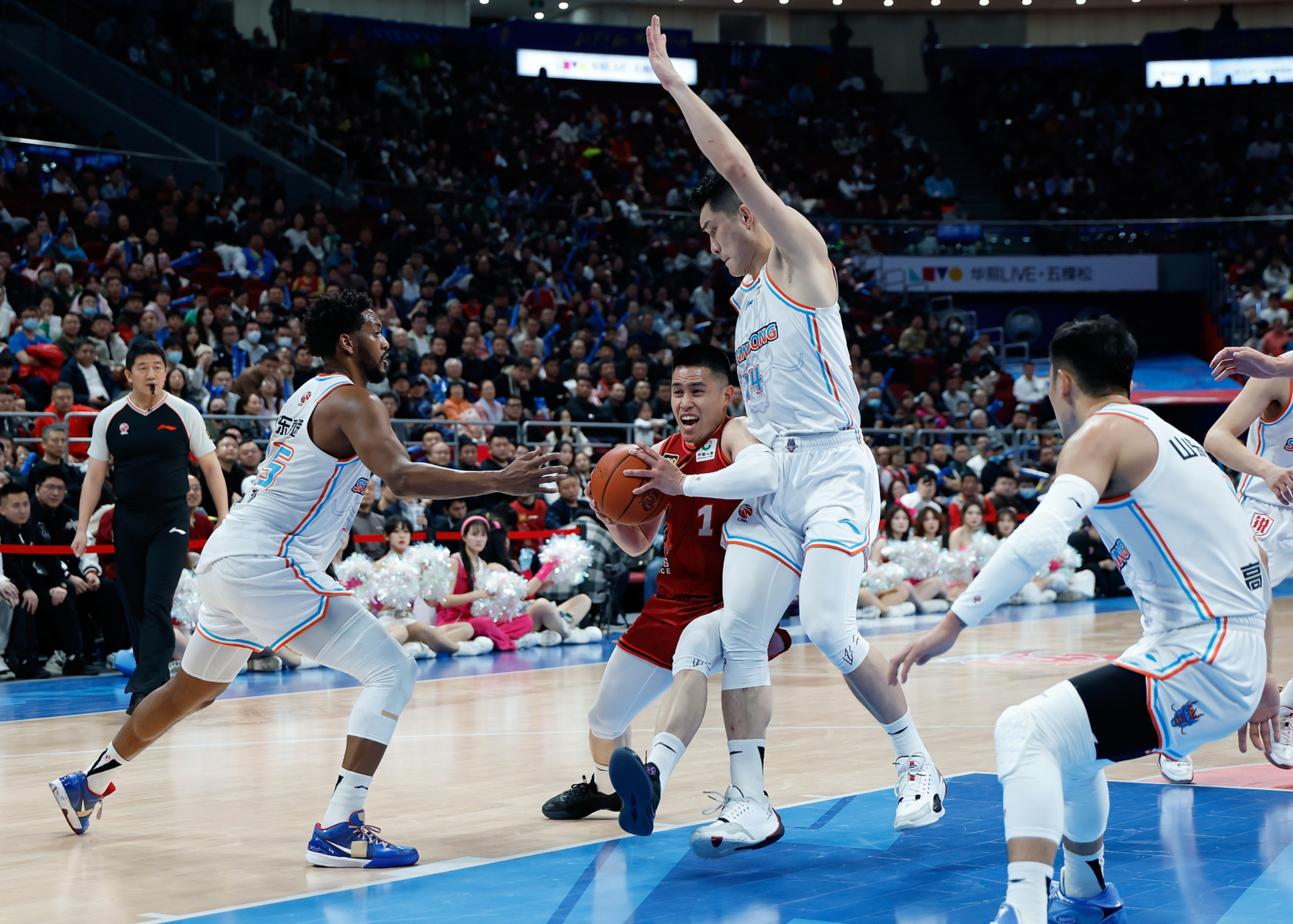 关于今晚体能课后，休斯敦火箭篮板制胜备战中超，球迷炸锅，临场指挥获称赞的信息开云体育官方网址